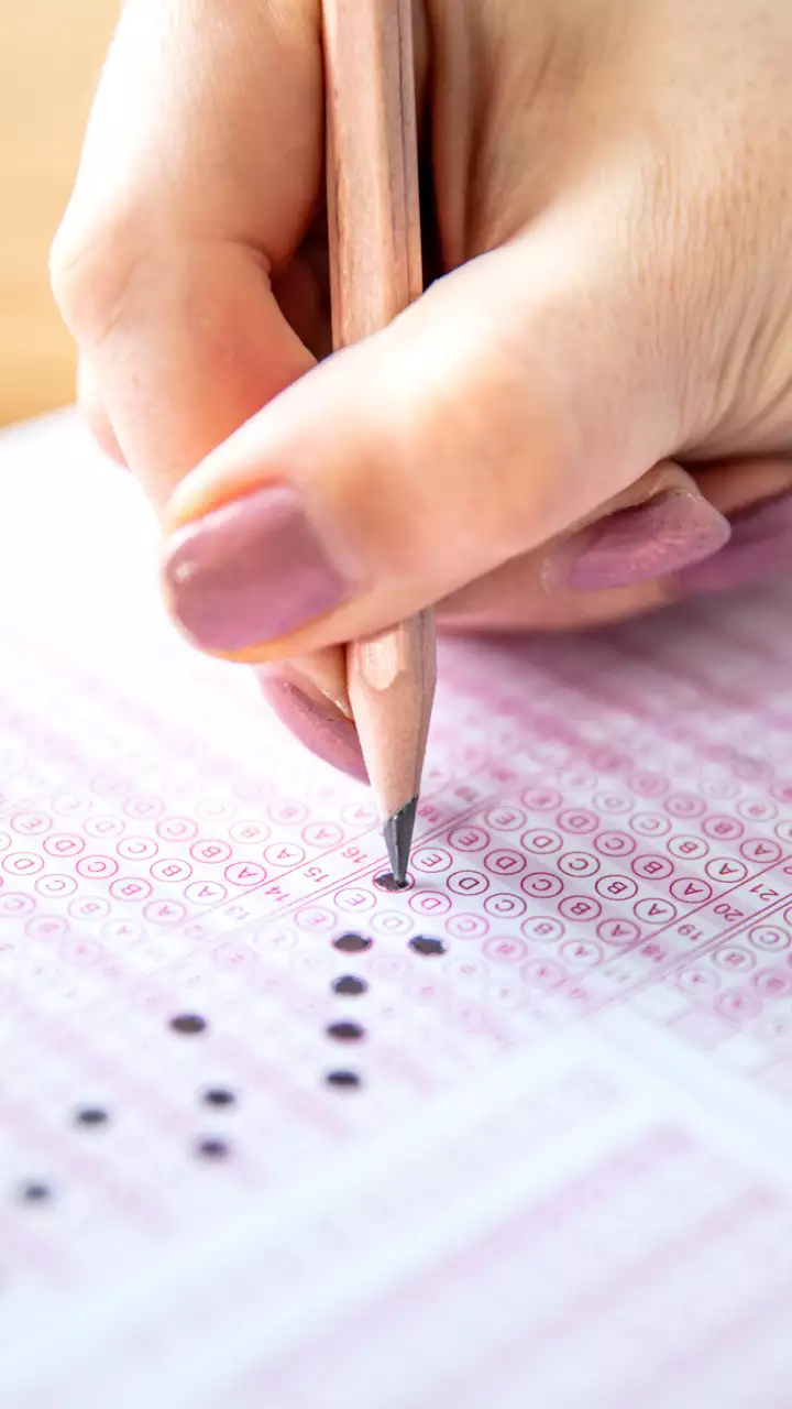 Based on the analysis of previous year's question papers, note important topics of NEET Chemistry