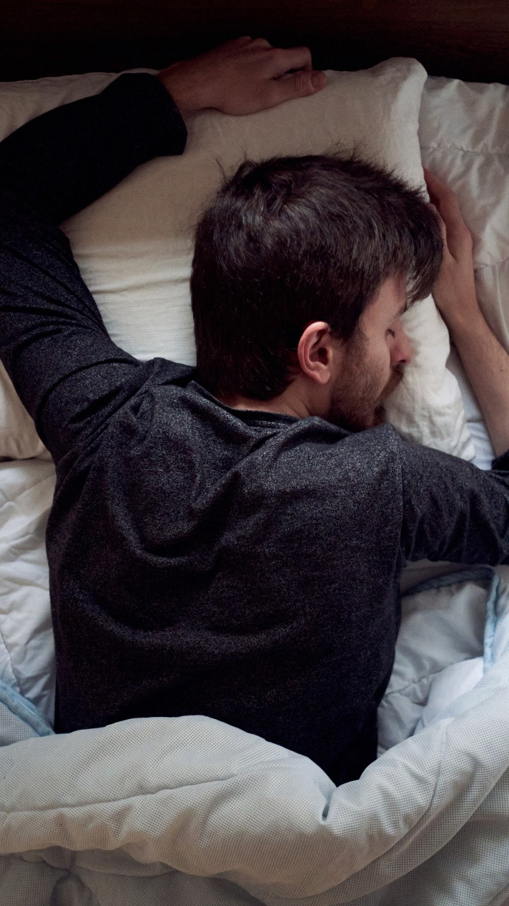 5. MAINTAIN A PROPER SLEEP ROUTINE