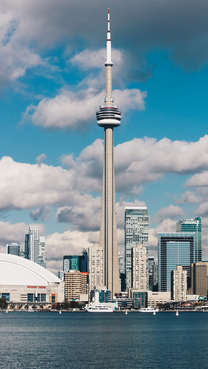 2. Canada — 9,879,750 km²